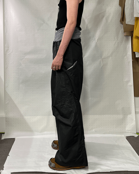 BLACK DROP-CROTCH TROUSERS