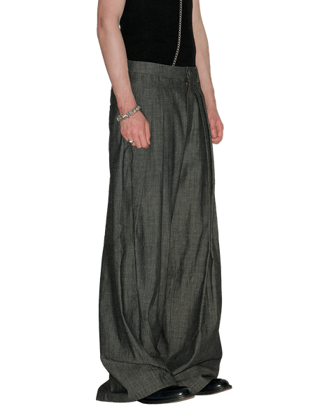 GREY PLEATED BAGGY JEANS